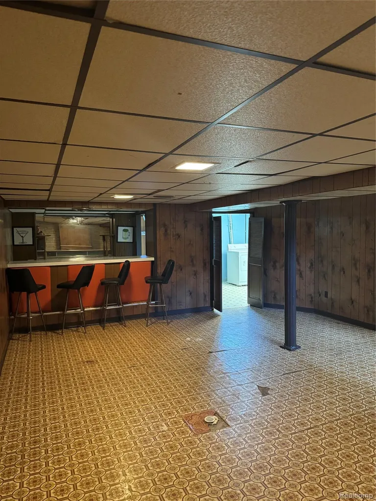 31263 Hayes Road Warren City MI 48088