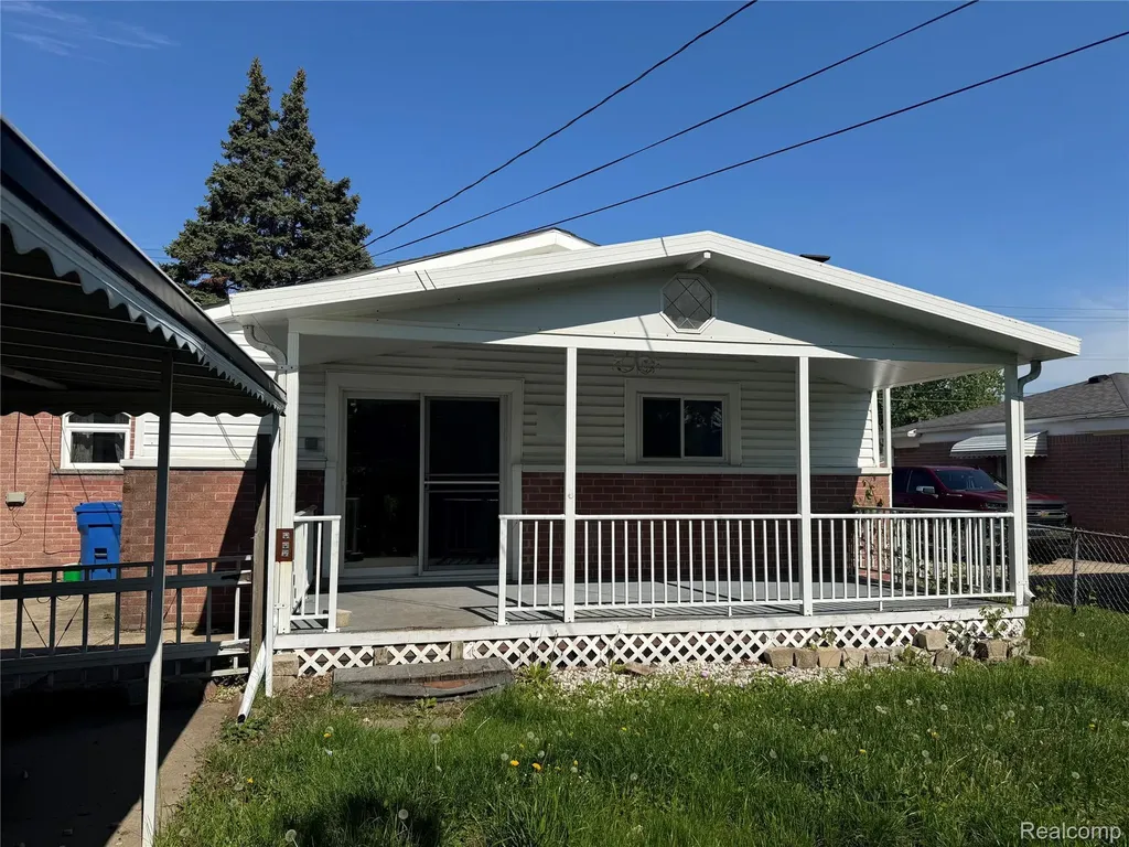 31263 Hayes Road Warren City MI 48088