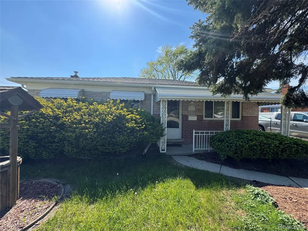 31263 Hayes Road Warren City MI 48088