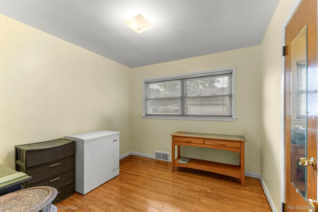 26657 W Chicago Redford Charter Township MI 48239