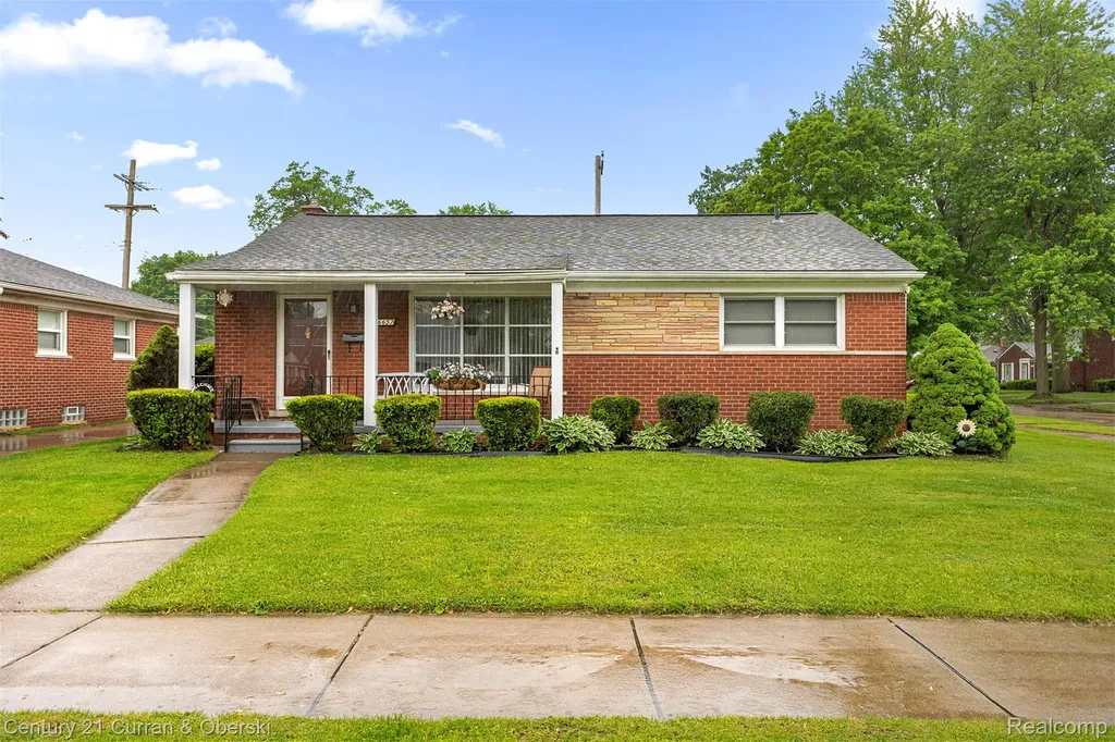 26657 W Chicago Redford Charter Township MI 48239