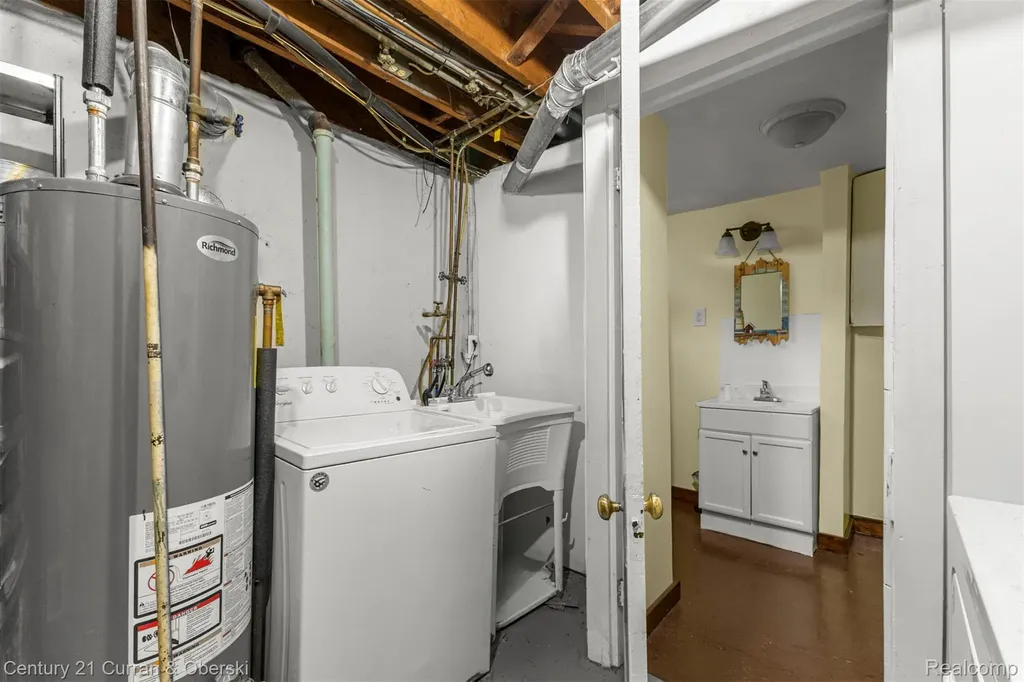26657 W Chicago Redford Charter Township MI 48239