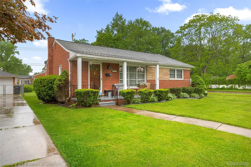 26657 W Chicago Redford Charter Township MI 48239