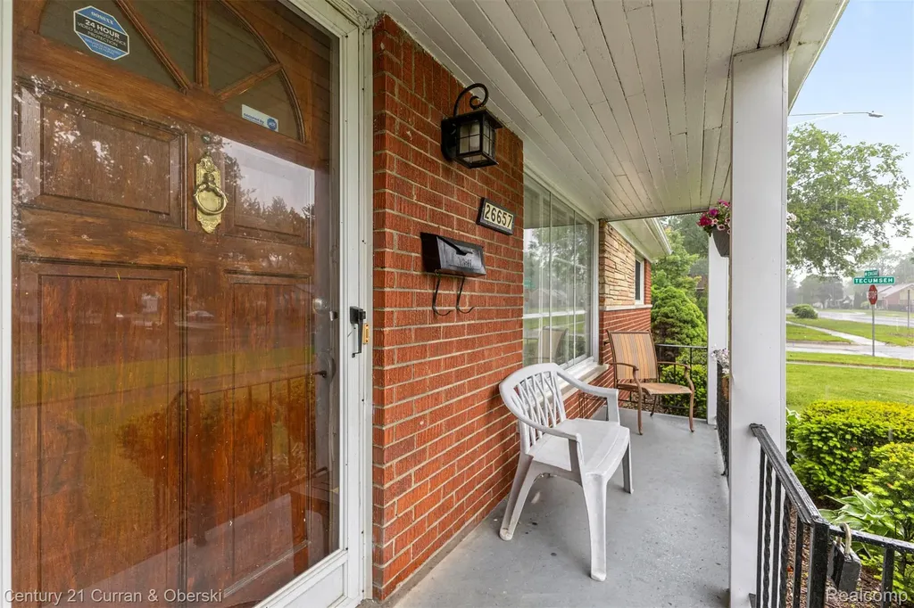 26657 W Chicago Redford Charter Township MI 48239