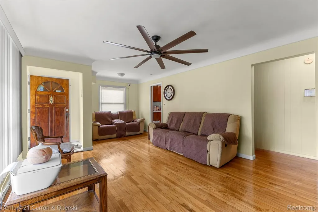 26657 W Chicago Redford Charter Township MI 48239
