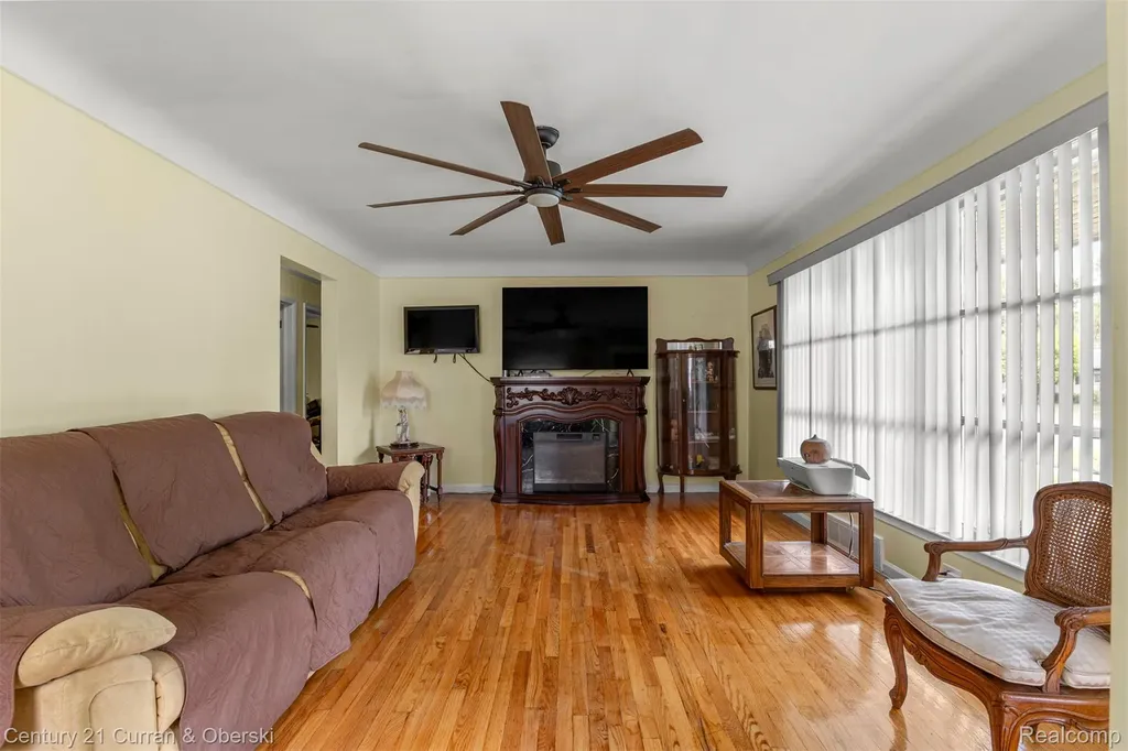 26657 W Chicago Redford Charter Township MI 48239