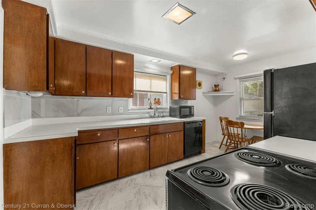 26657 W Chicago Redford Charter Township MI 48239