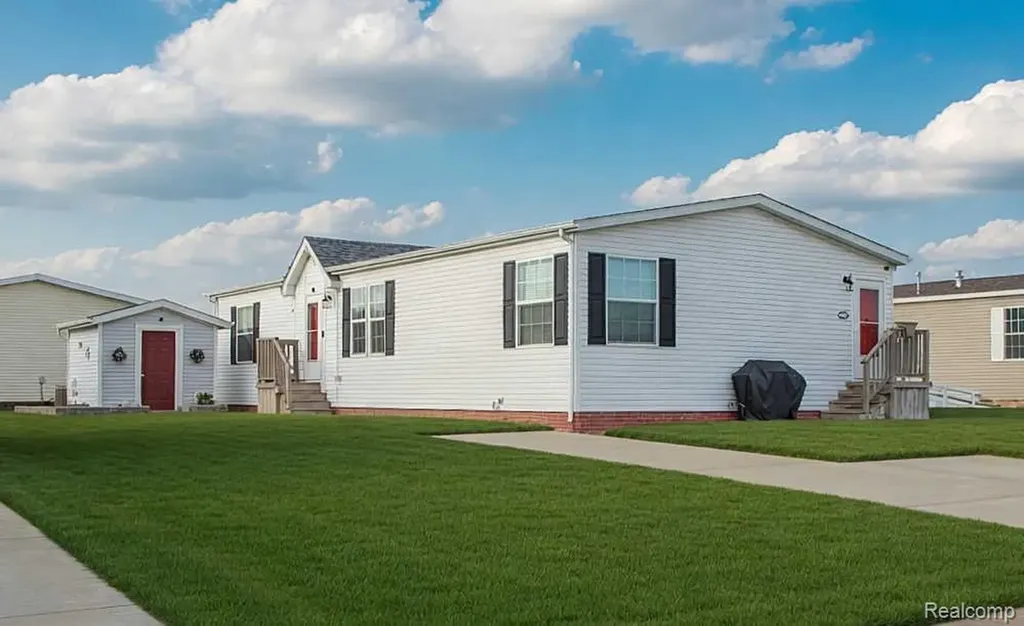 Green Oak Township MI, 11160 Walden Court