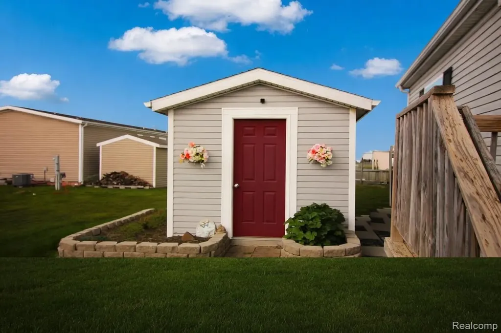 11160 Walden Court Green Oak Township MI 48178