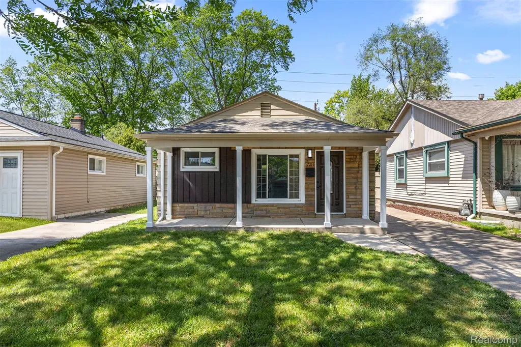 17215 Robert Street Melvindale City MI 48122