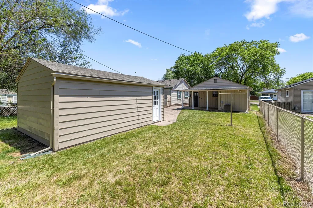 17215 Robert Street Melvindale City MI 48122