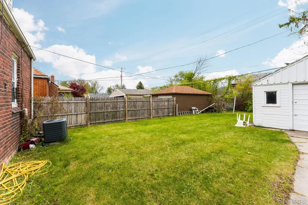 9230 Hartwell Street Detroit City MI 48228