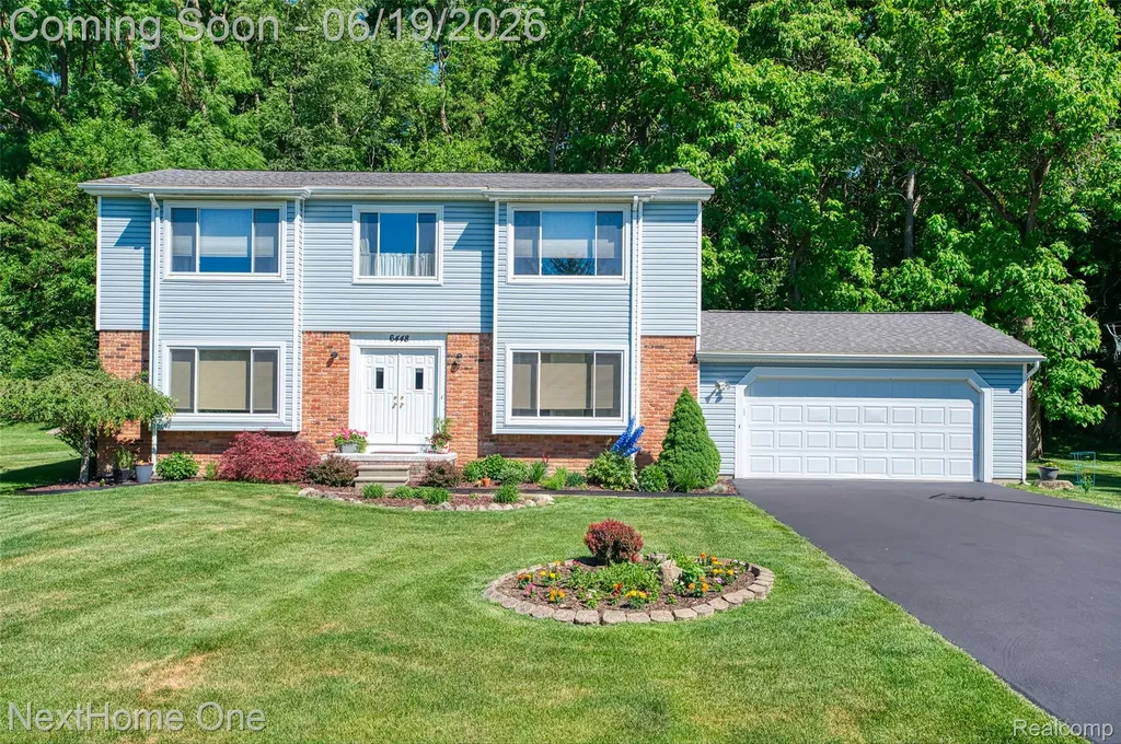 6448 Grand Circle Drive Genoa Township MI 48116