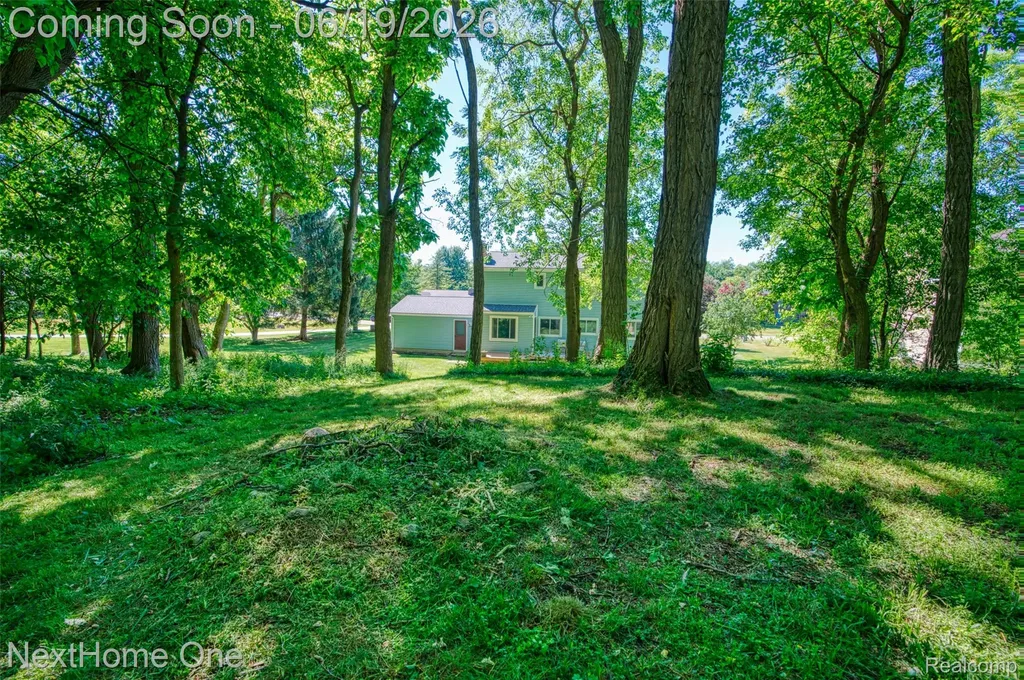 6448 Grand Circle Drive Genoa Township MI 48116