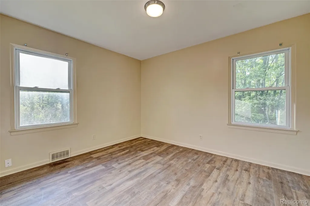 5890 Grange Hall Road Groveland Township MI 48442
