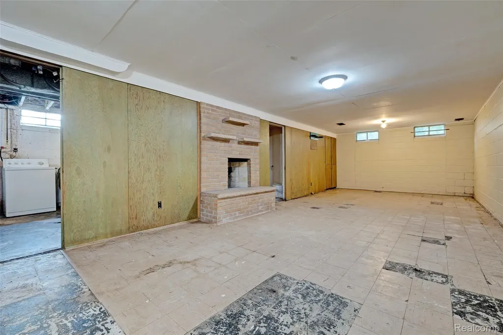 5890 Grange Hall Road Groveland Township MI 48442