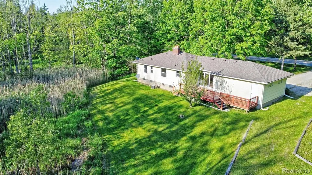 5890 Grange Hall Road Groveland Township MI 48442