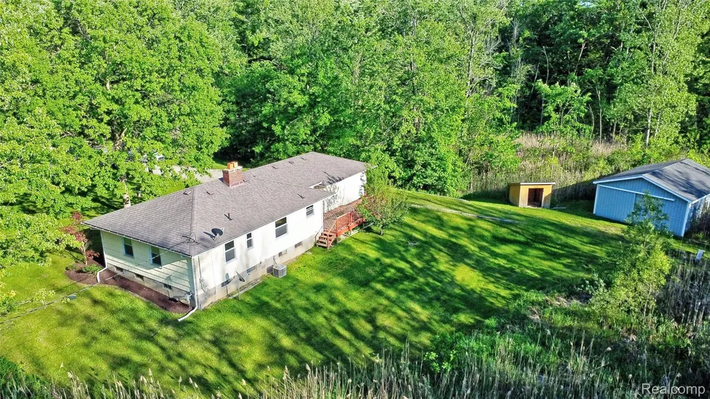 5890 Grange Hall Road Groveland Township MI 48442