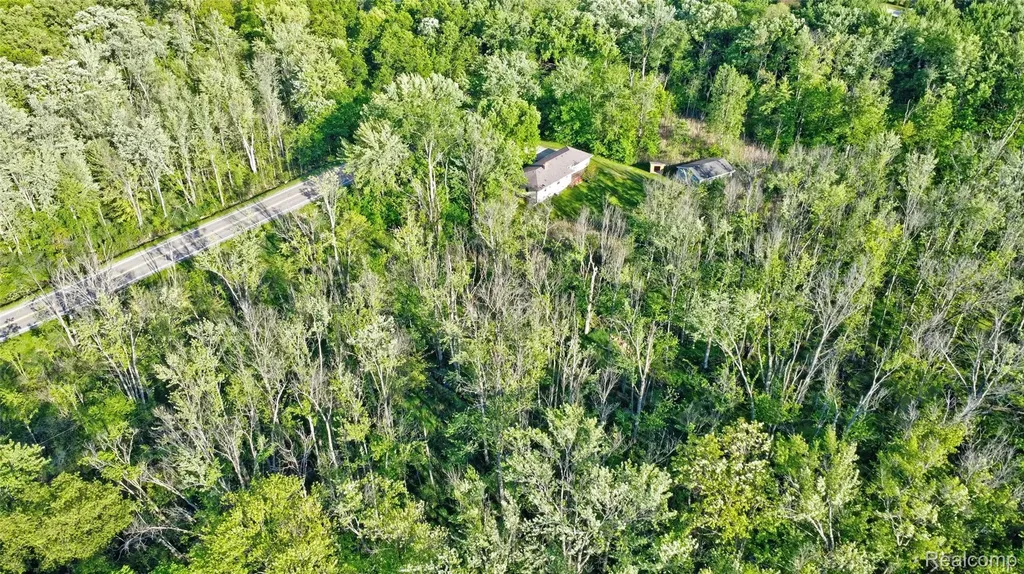 5890 Grange Hall Road Groveland Township MI 48442