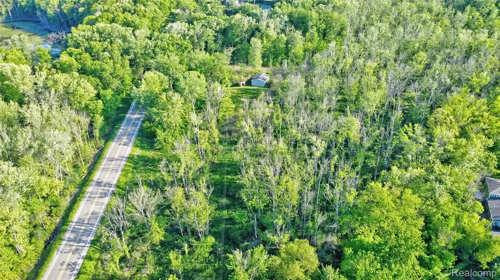 5890 Grange Hall Road Groveland Township MI 48442