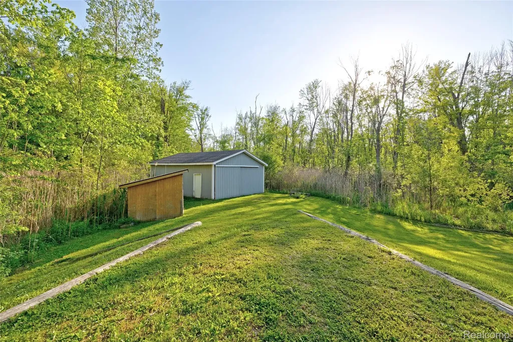 5890 Grange Hall Road Groveland Township MI 48442