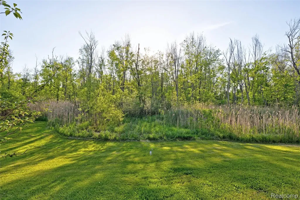 5890 Grange Hall Road Groveland Township MI 48442