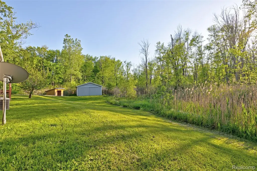 5890 Grange Hall Road Groveland Township MI 48442