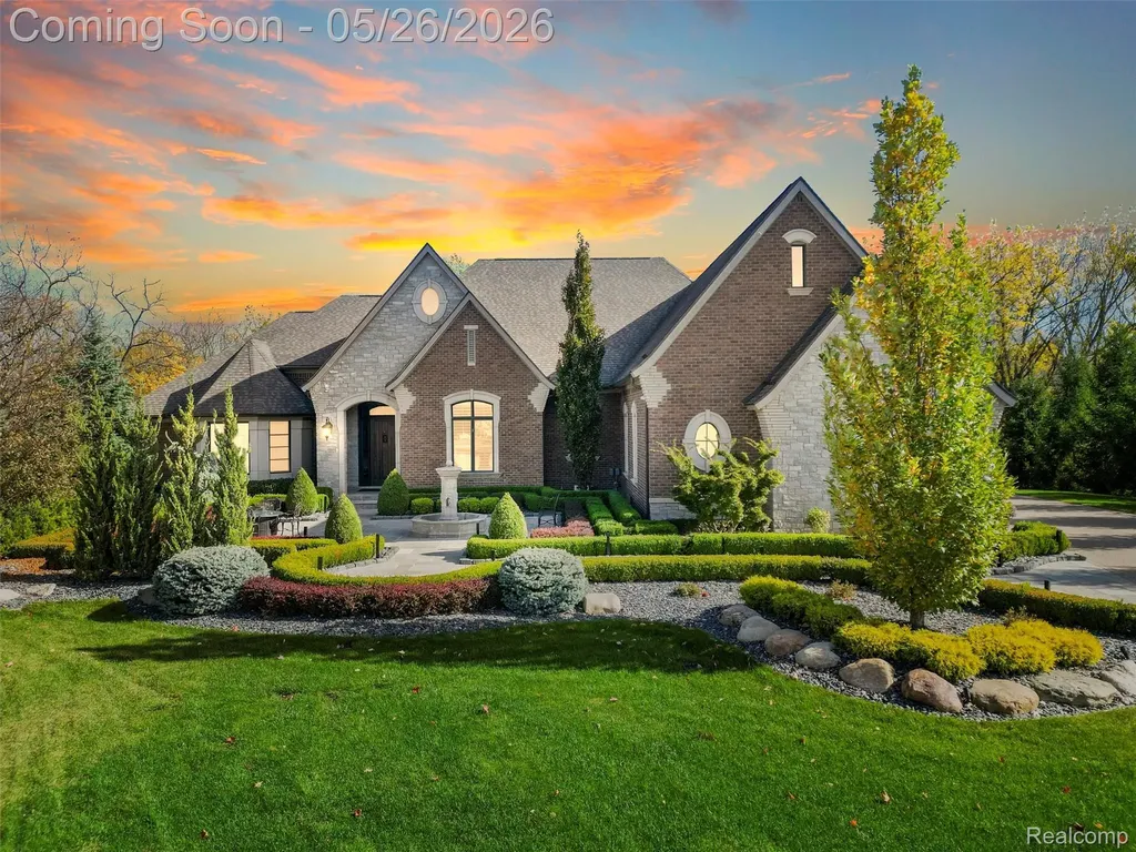 2475 Creekside Court Oakland Charter Township MI 48306