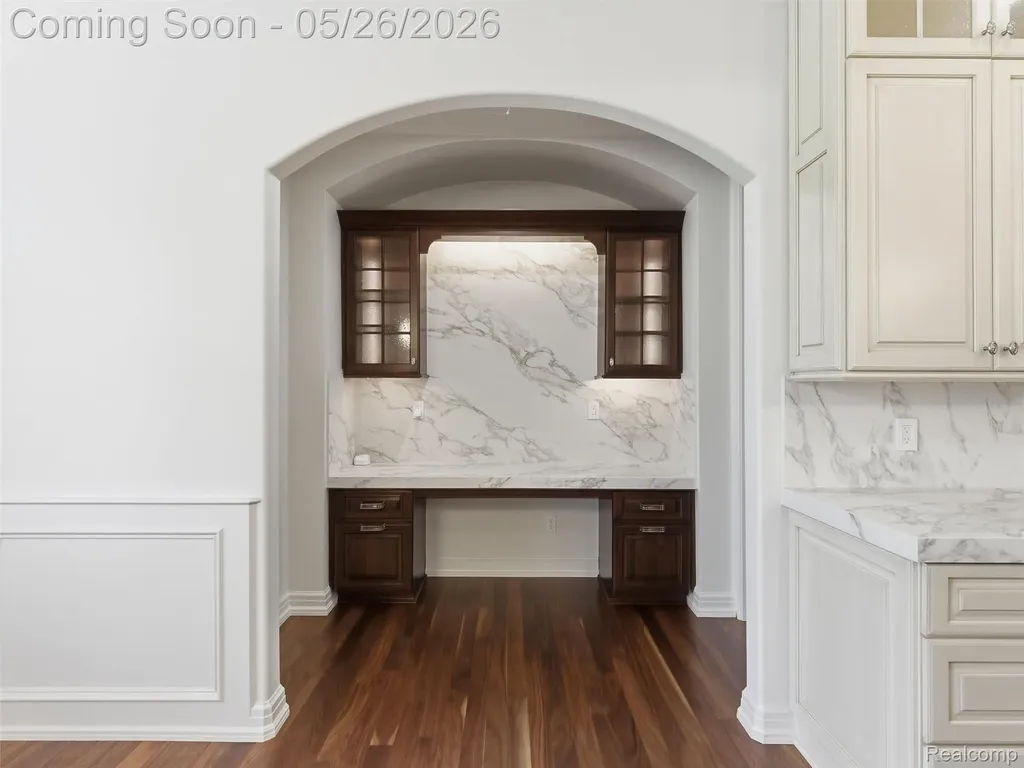 2475 Creekside Court Oakland Charter Township MI 48306