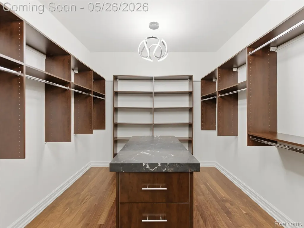 2475 Creekside Court Oakland Charter Township MI 48306