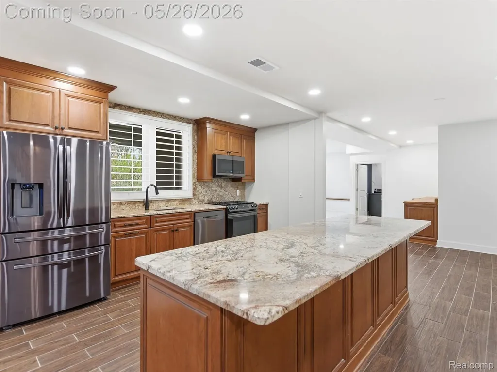 2475 Creekside Court Oakland Charter Township MI 48306