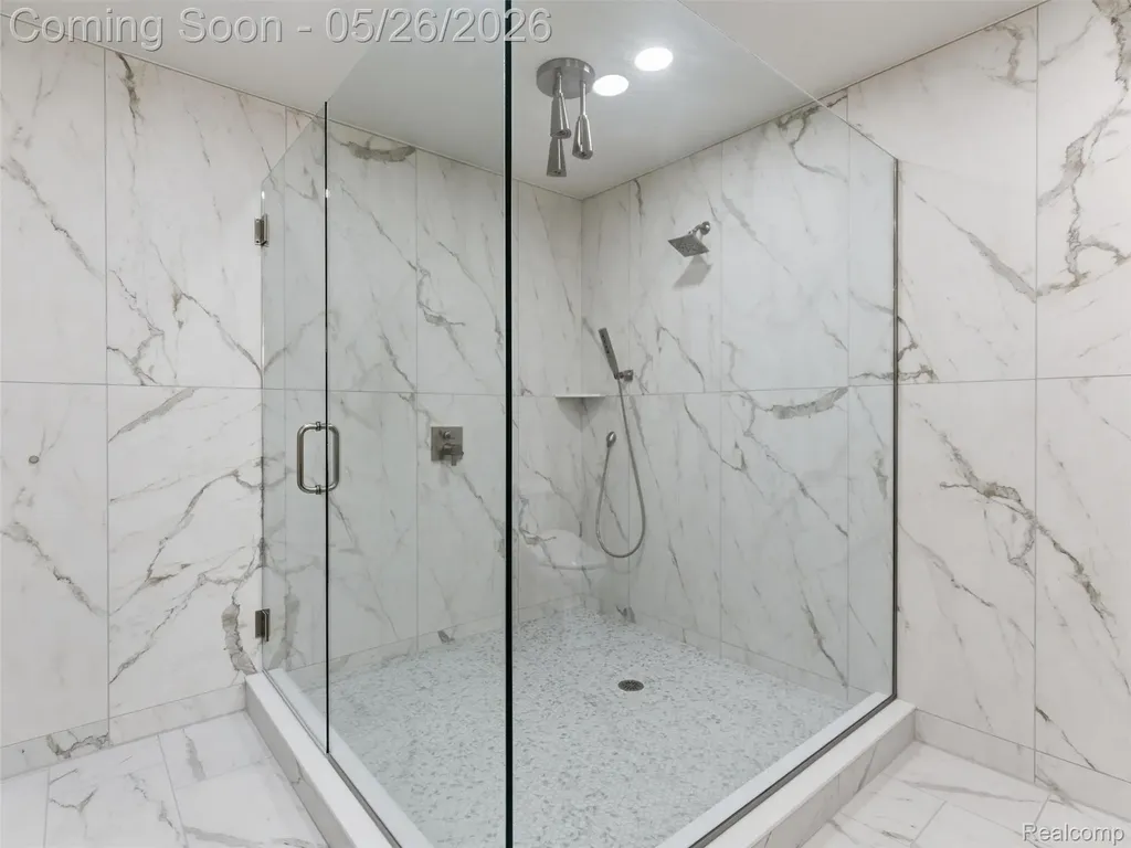 2475 Creekside Court Oakland Charter Township MI 48306