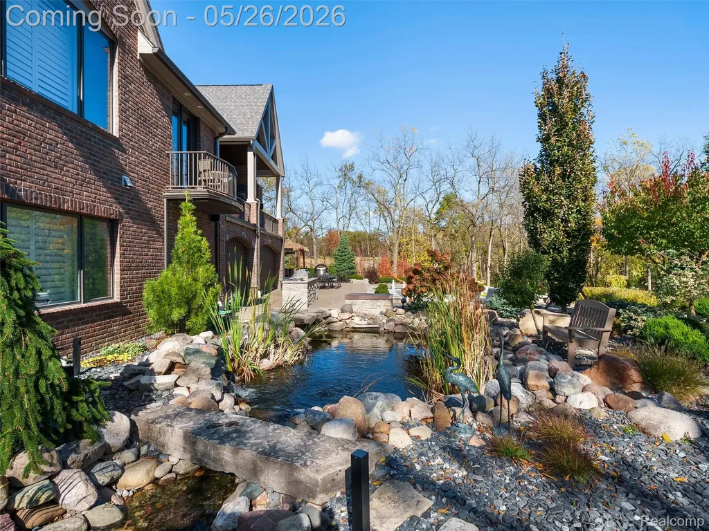 2475 Creekside Court Oakland Charter Township MI 48306