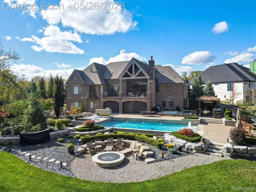 2475 Creekside Court Oakland Charter Township MI 48306