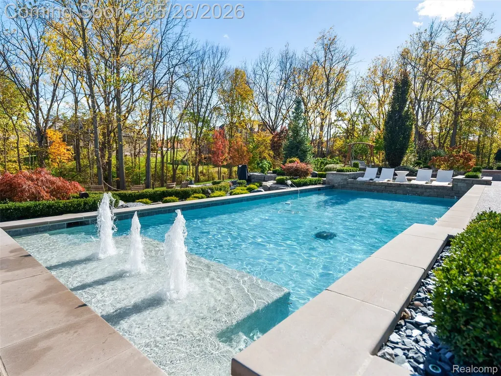 2475 Creekside Court Oakland Charter Township MI 48306