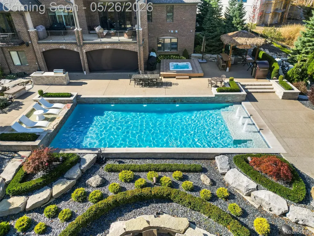 2475 Creekside Court Oakland Charter Township MI 48306