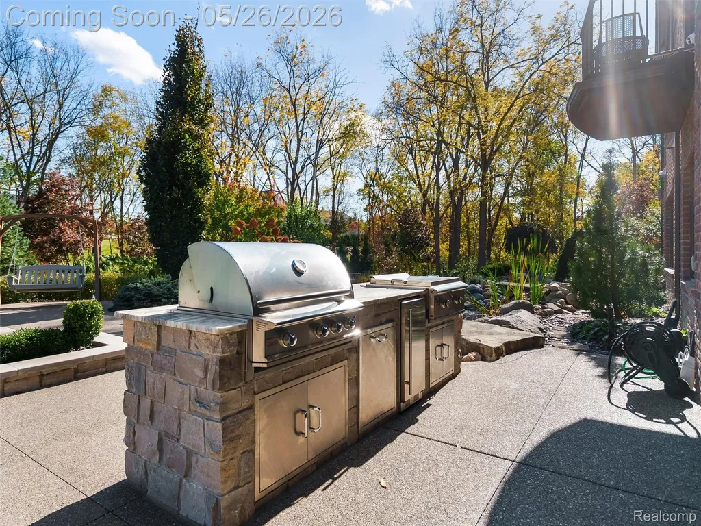 2475 Creekside Court Oakland Charter Township MI 48306