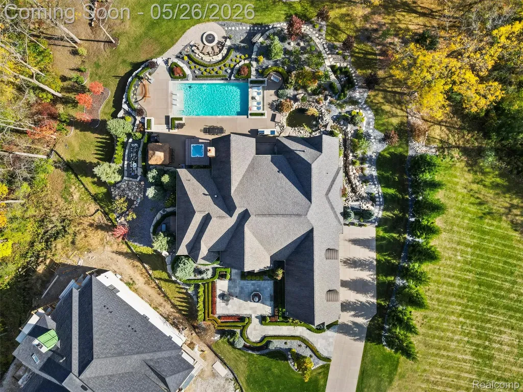2475 Creekside Court Oakland Charter Township MI 48306