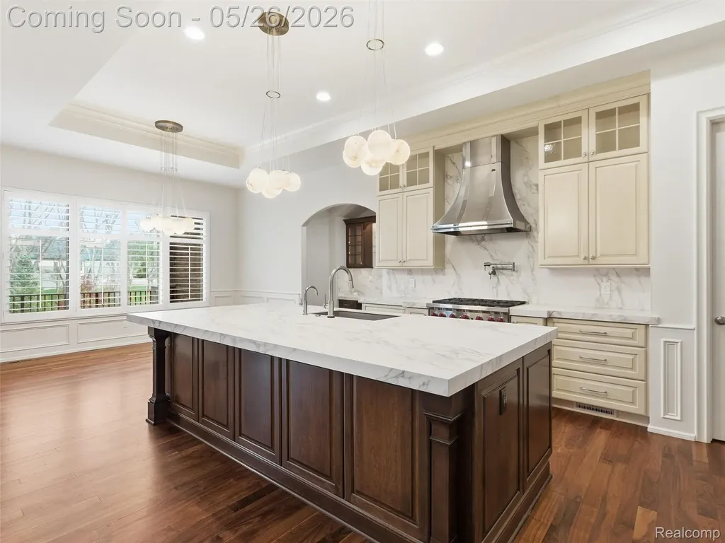 2475 Creekside Court Oakland Charter Township MI 48306