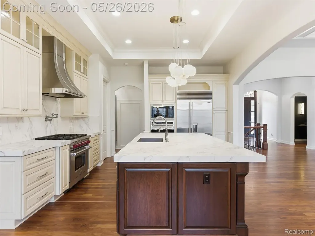 2475 Creekside Court Oakland Charter Township MI 48306