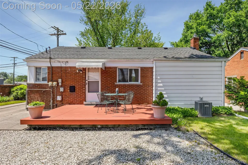 11720 Nathaline Redford Charter Township MI 48239
