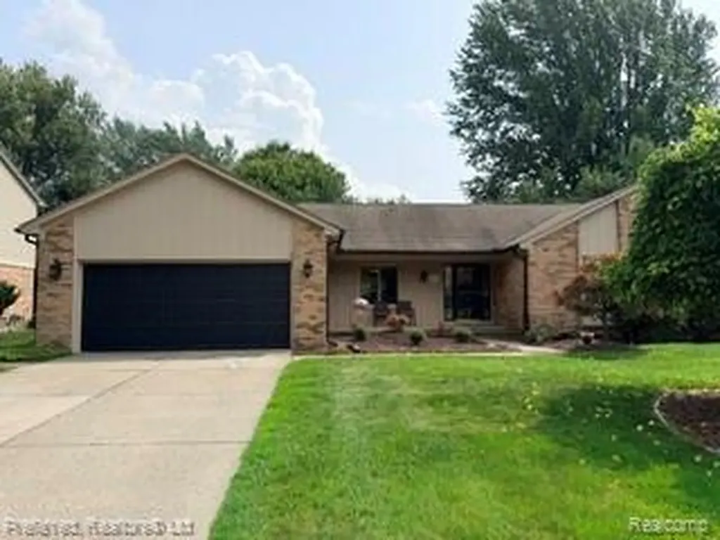 21225 Parklane Street Farmington Hills City MI 48335