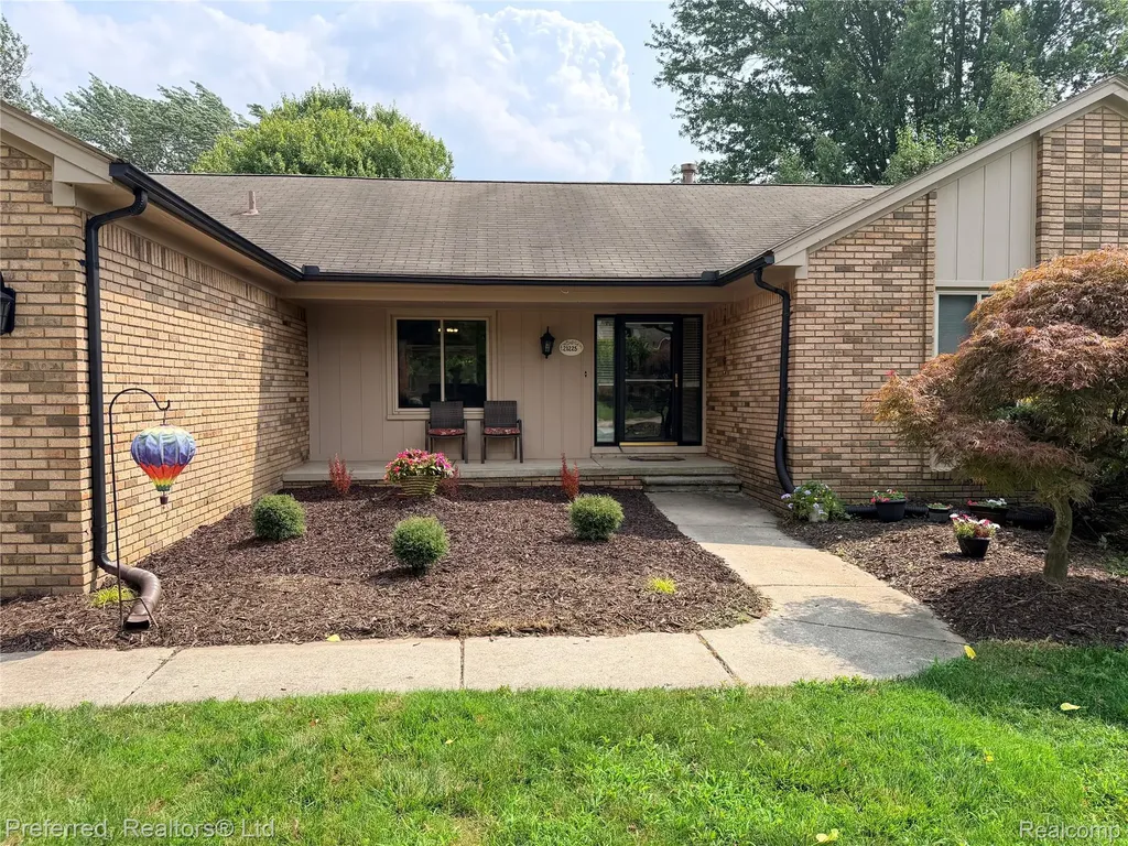 21225 Parklane Street Farmington Hills City MI 48335