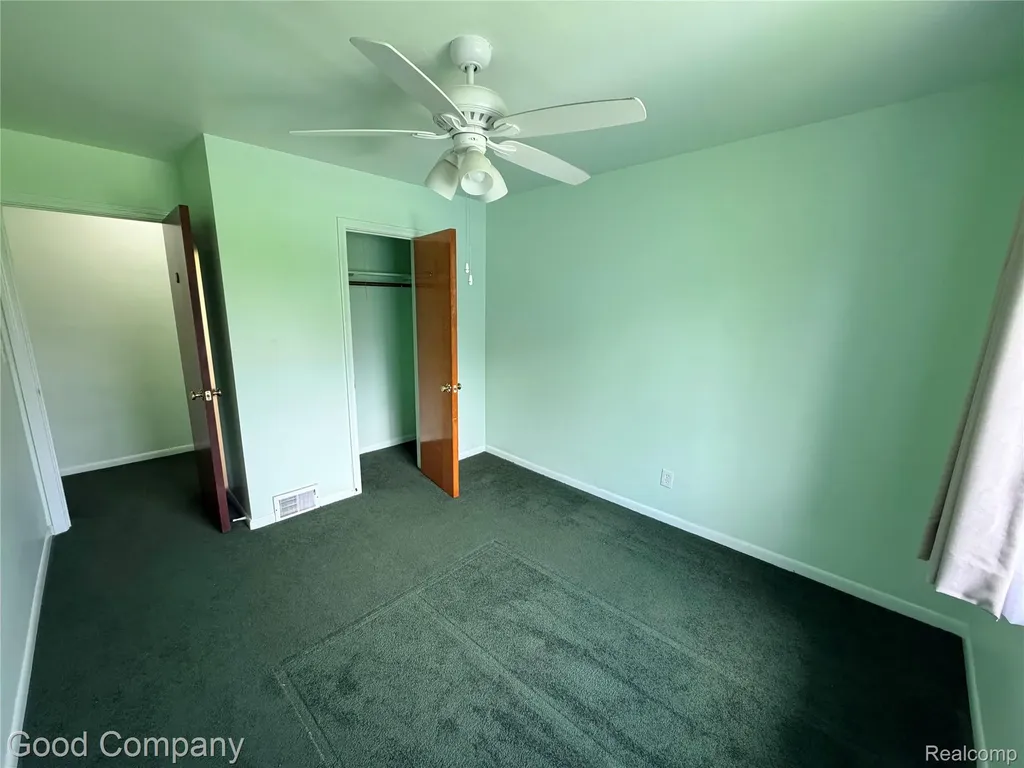 25400 Springbrook Drive Farmington Hills City MI 48336