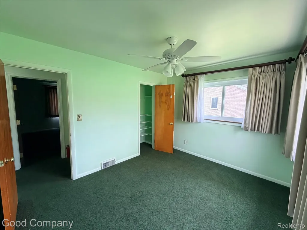25400 Springbrook Drive Farmington Hills City MI 48336