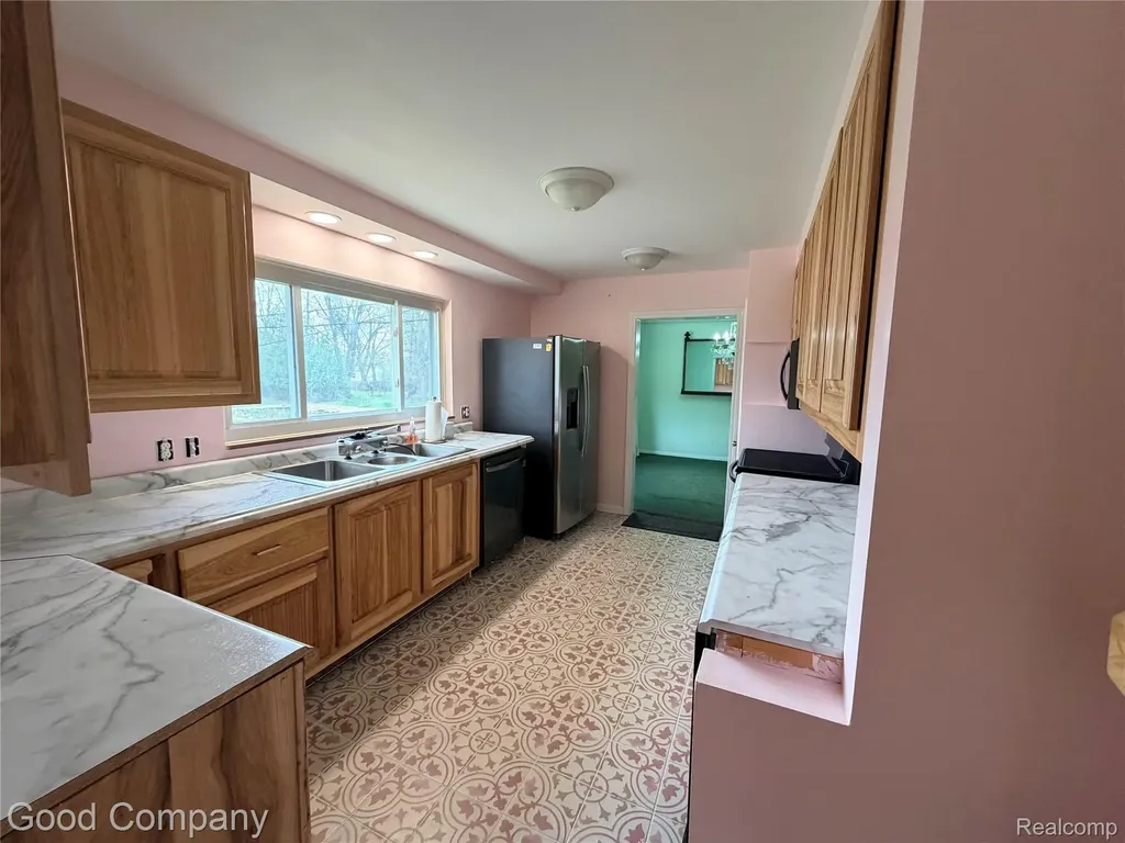 25400 Springbrook Drive Farmington Hills City MI 48336