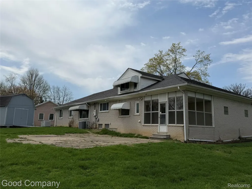 25400 Springbrook Drive Farmington Hills City MI 48336