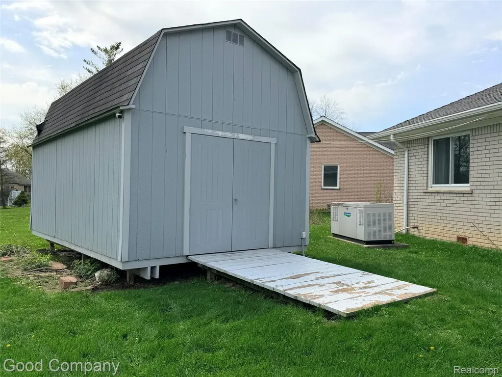 25400 Springbrook Drive Farmington Hills City MI 48336