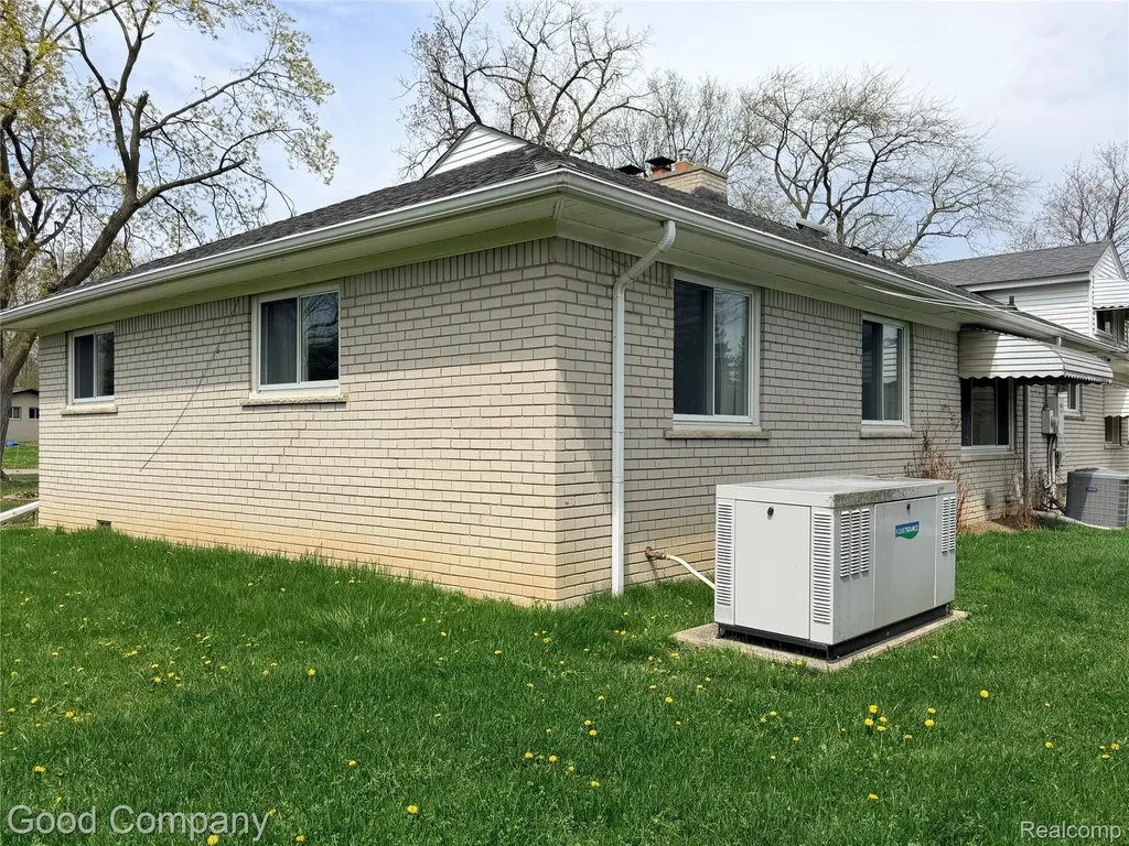 25400 Springbrook Drive Farmington Hills City MI 48336