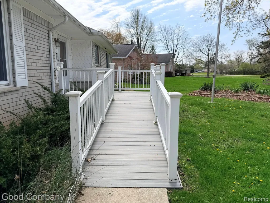 25400 Springbrook Drive Farmington Hills City MI 48336